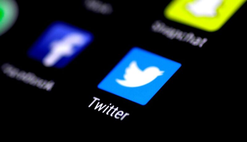 Twitter experimenta opção para ‘reprovar’ respostas a tuítes no iPhone