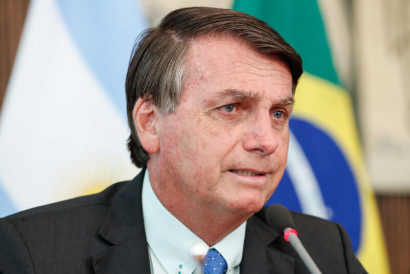 Bolsonaro confirma Onyx em novo ministério e mudanças no Governo