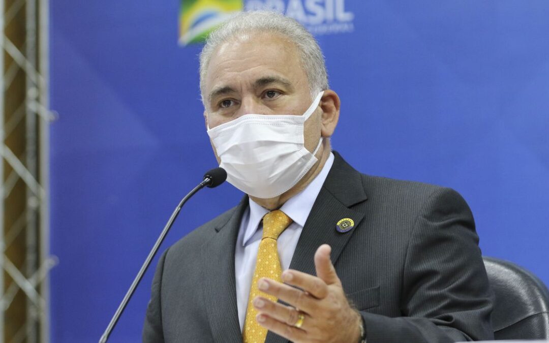 Ministro pede aos pais que levem seus filhos para vacinar contra covid