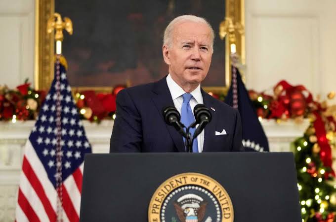 Biden fala em diplomacia, mas alerta para consequências em caso de invasão russa