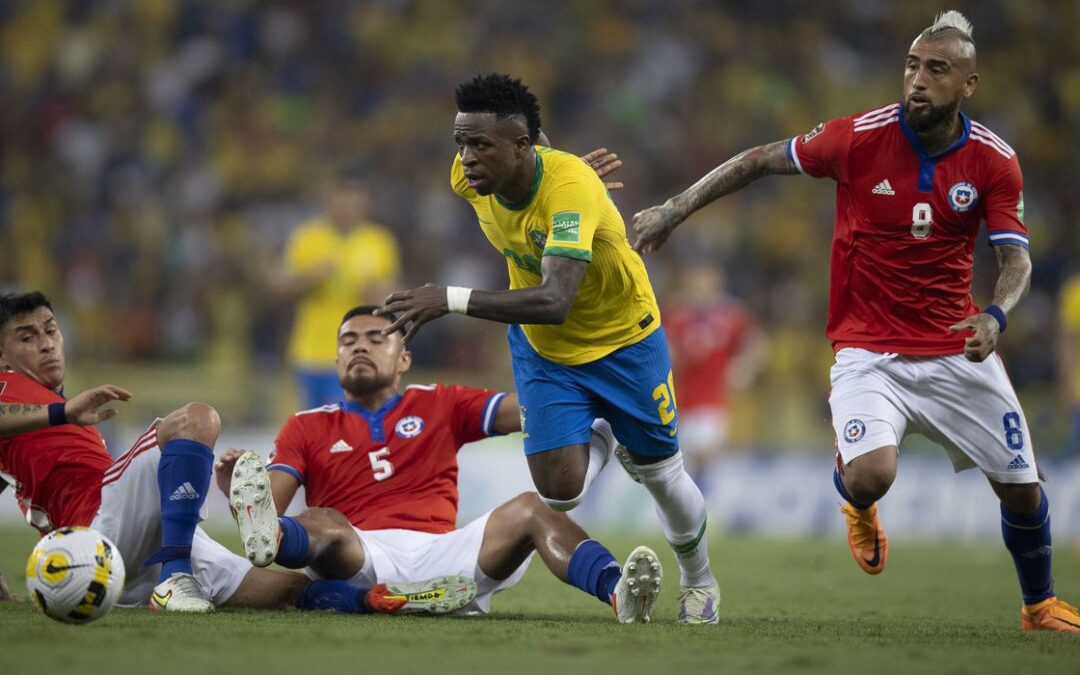 Seleção goleia Chile por 4 a 0 no último jogo no Brasil antes da Copa