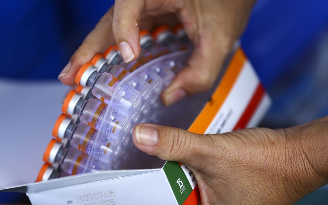 Saúde recomenda vacinação de crianças de 3 a 5 anos com CoronaVac