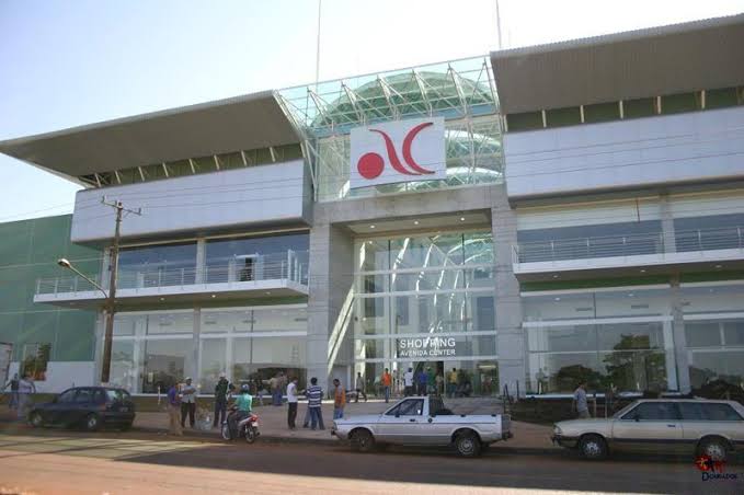 Dourados: Criança de 5 anos tem dedo do pé amputado em escada rolante de shopping