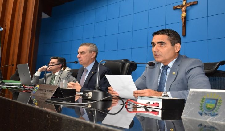 Projeto vai criar “auxílio mudança”, uma espécie de 14º e 15º salário para deputados estaduais