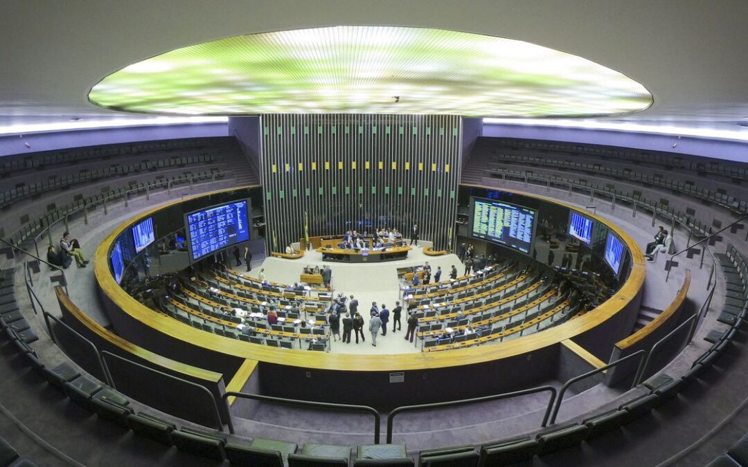 PEC da Transição é aprovada na Câmara dos Deputados