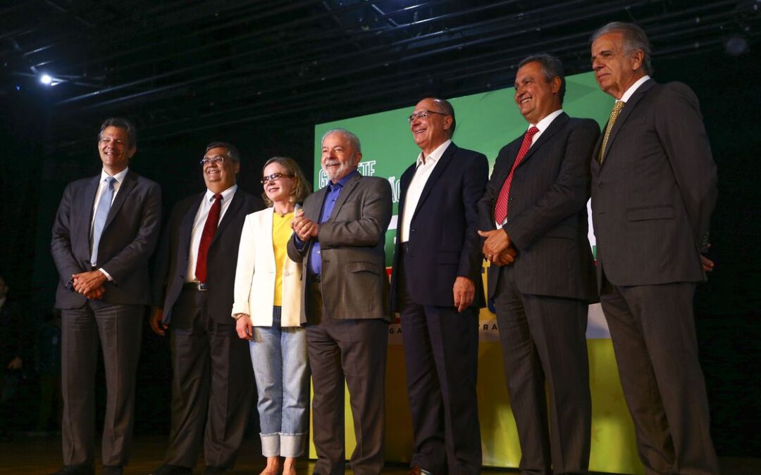 Lula anuncia cinco ministros do futuro governo
