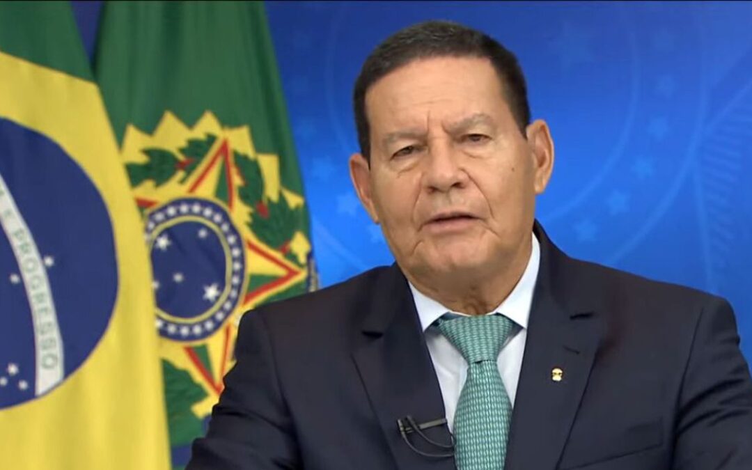 Mourão: Brasil muda de governo a partir de janeiro, mas não de regime