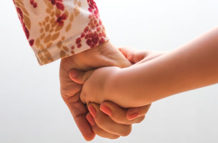 Cassilândia: Mãe é presa após espancar filha de três anos com vara