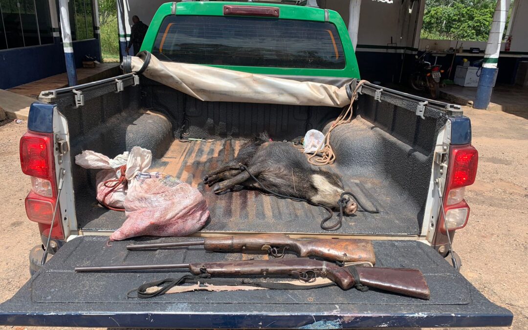 PMA de Miranda prende caçadores com armas, munições e animais abatidos no pantanal