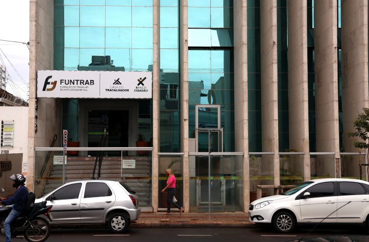 Funtrab oferta 1.632 vagas de emprego nesta segunda-feira