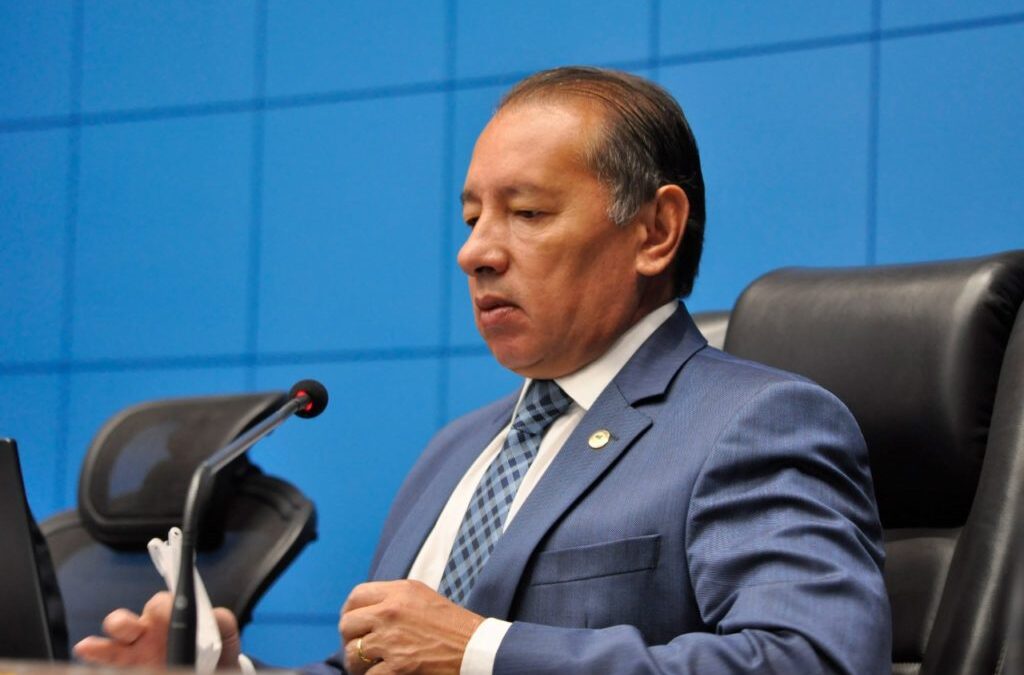 Reajuste dos servidores públicos de MS será aprovado até maio para entrar na folha, diz Claro