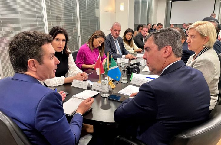 Governador se reúne com ministros e reforça parcerias para potencializar projetos de habitação