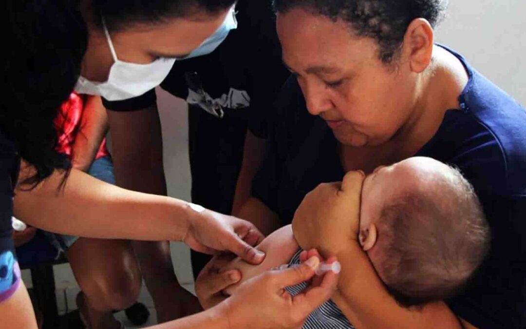Sábado terá plantão de vacinação contra covid e influenza