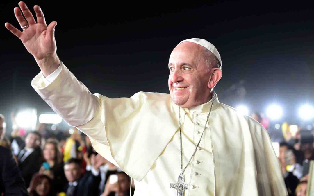 Papa Francisco passa por fisioterapia respiratória e tem quadro estável