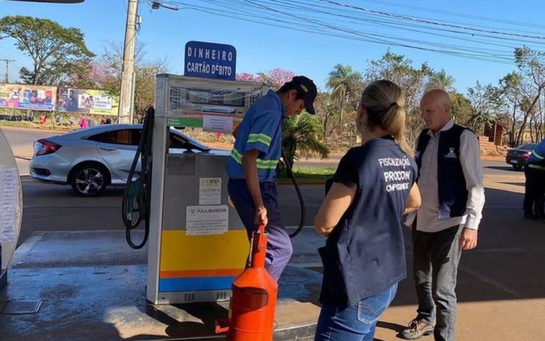 Após reajustes, Procon faz fiscalização em postos para combater aumento abusivo nos combustíveis