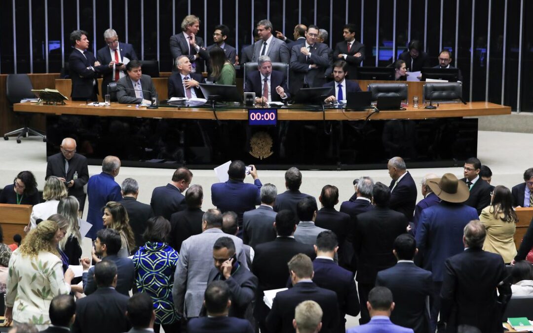 Com 382 votos favoráveis, Câmara aprova pec da reforma tributária