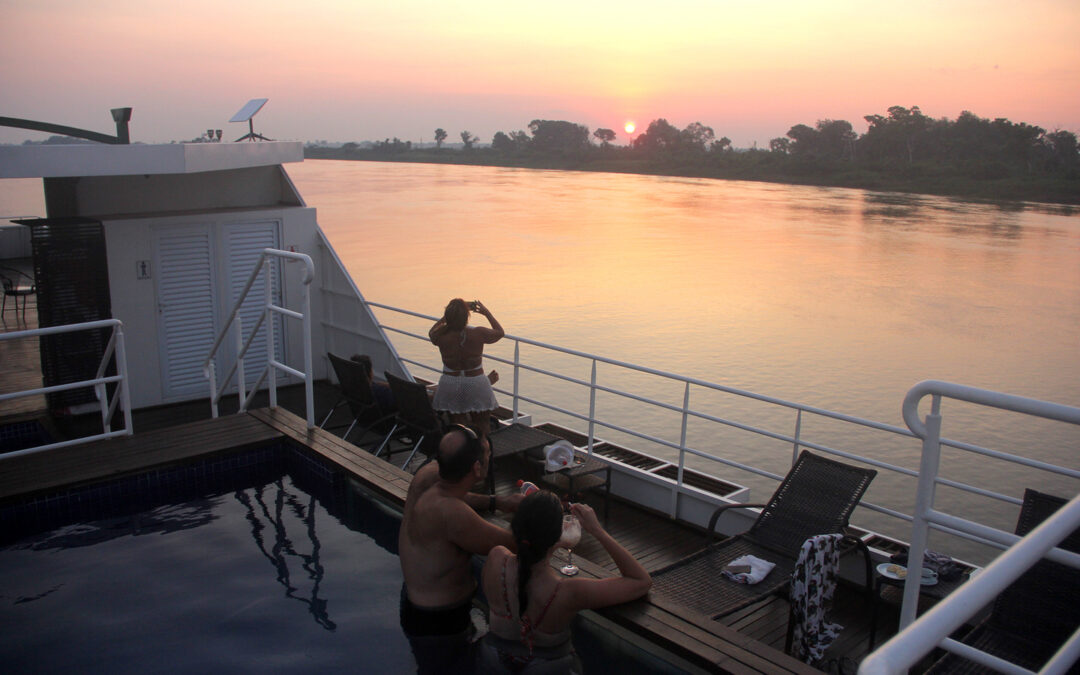 Corumbá:Cruzeiro fluvial revela a beleza do Pantanal e a presença da onça