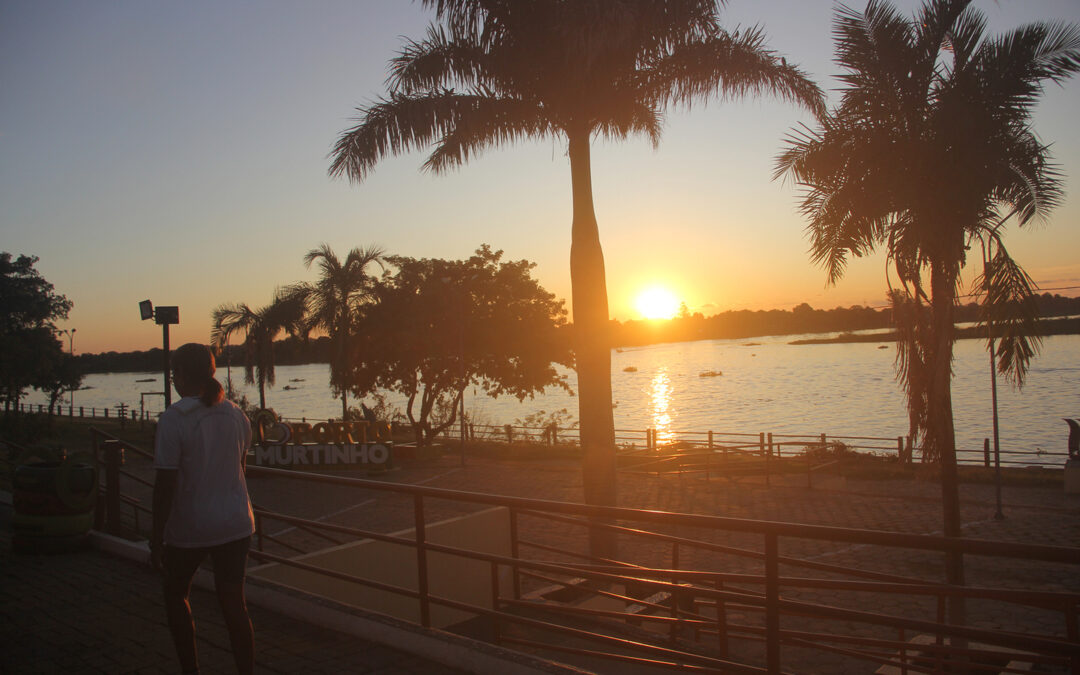 Fronteira: Paolla e Thimbahia agitam Porto Folia em Murtinho
