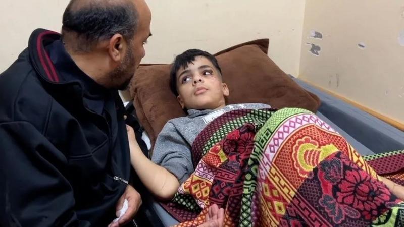 Feridas, famintas e sozinhas – as crianças deixadas órfãs pela guerra em Gaza