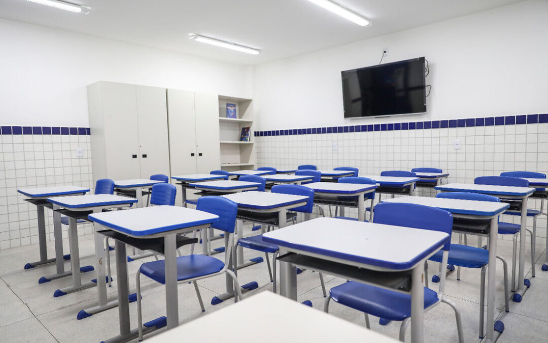 Interior; Professor de educação física acusado de estuprar a filha de 7 anos embebedou alunas em escola