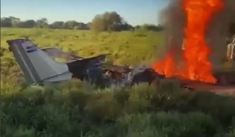 Avião de ex-jogador de futebol cai em rota do tráfico no Paraguai