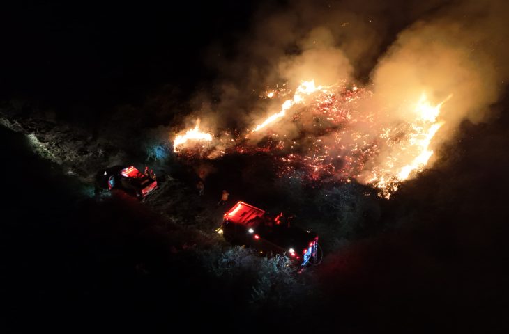 Combate aos incêndios no Pantanal de Mato Grosso do Sul avança pela noite