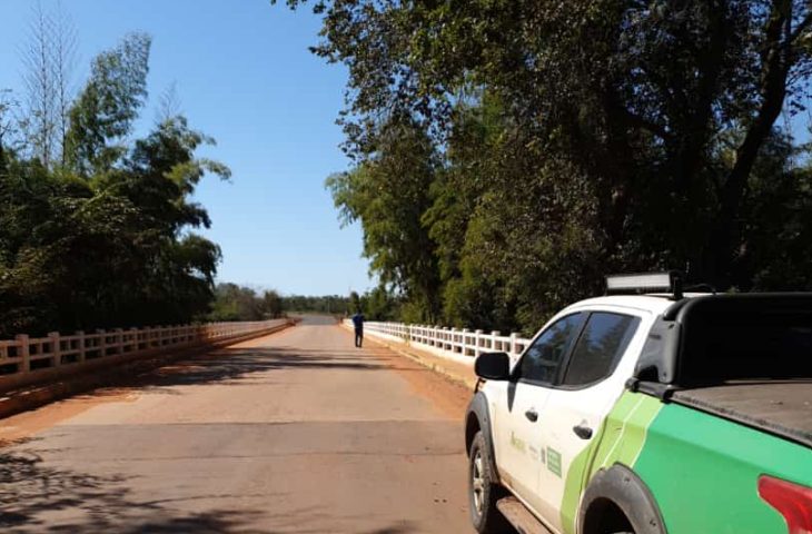 Ponte no distrito de Bonito se “levanta” e fura os quatro pneus de carro