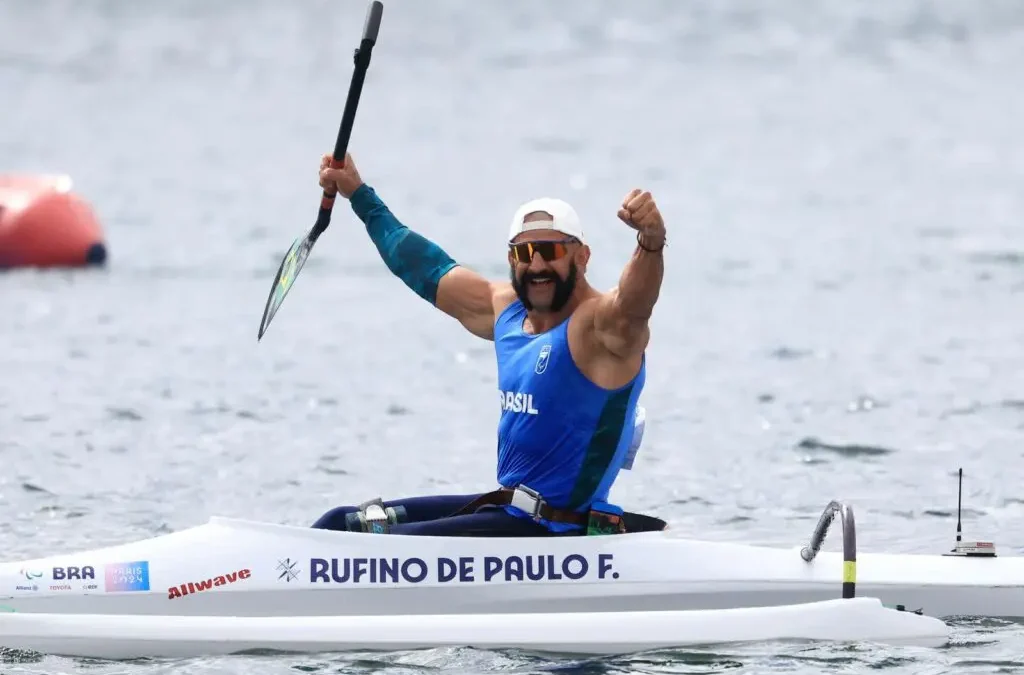 É OURO! De MS, Fernando Rufino é bicampeão na paracanoagem em Paris