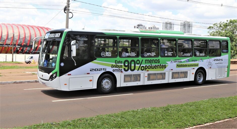 Ônibus movido 100% a gás natural começa a ser testado na capital