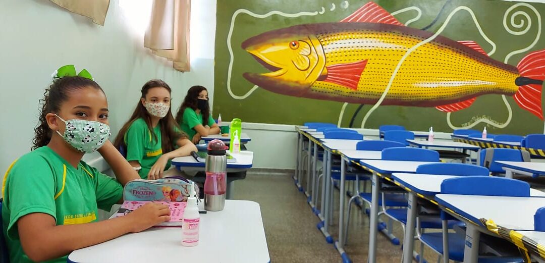 Estado reforça medidas de prevenção nas escolas: distanciamento e uso de máscaras