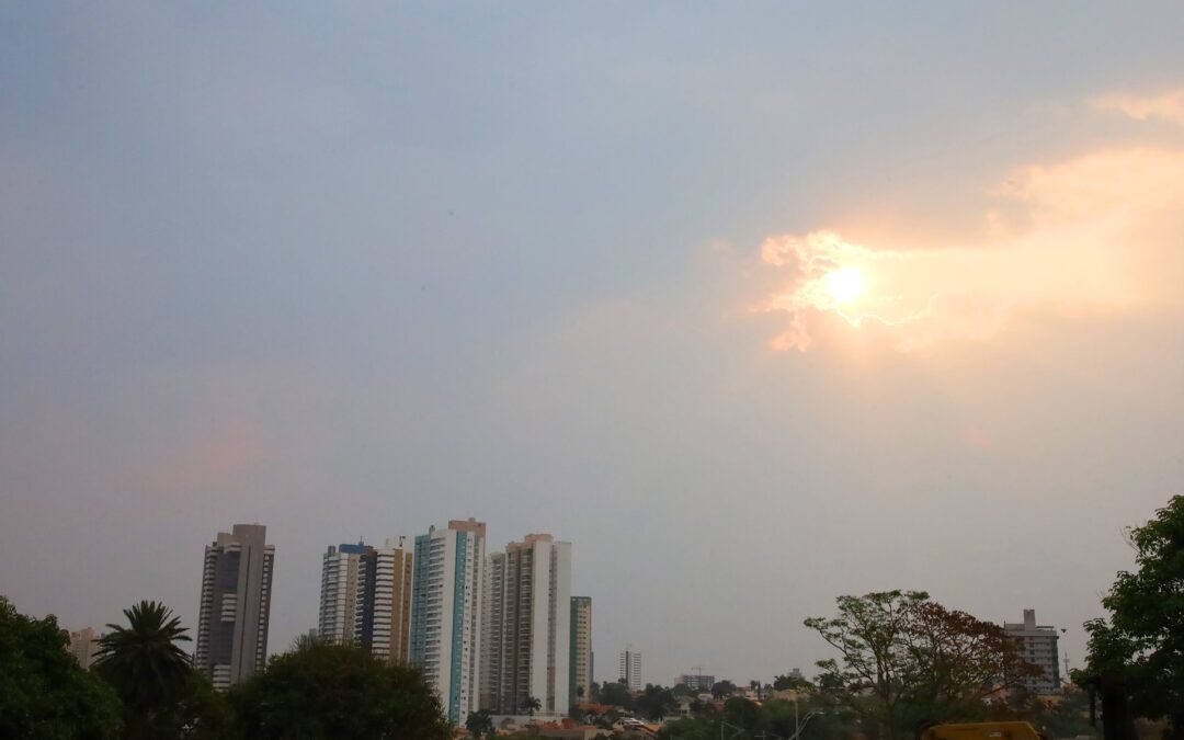Frente fria chega no fim de semana e baixa temperaturas no estado