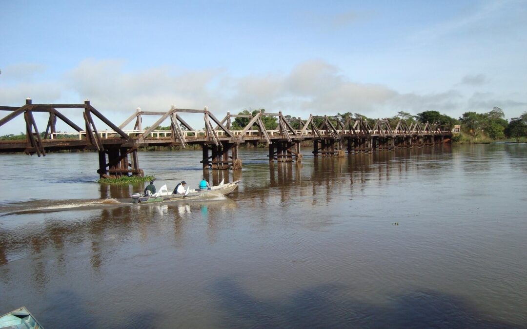 Após pular da ponte, mulher desaparece nas águas do rio Ivinhema