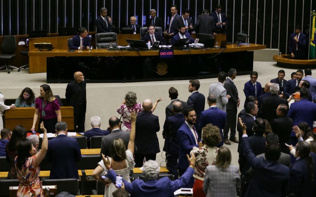 Motta anuncia votação de urgência para projeto de anistia a golpistas