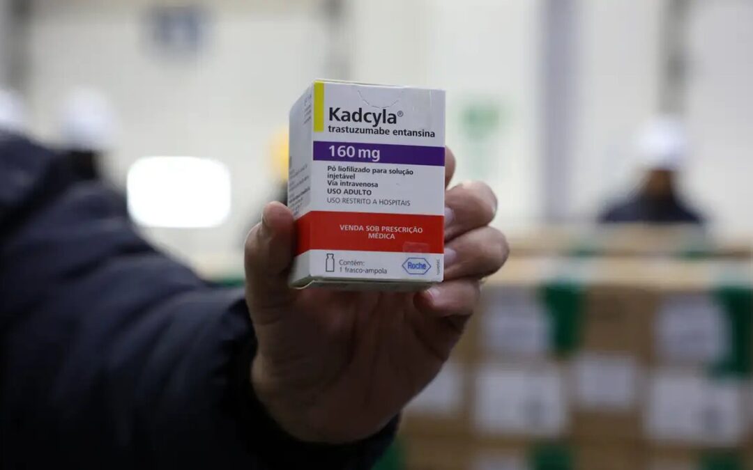 Brasil recebe lote de medicamento para tratar câncer de mama no SUS