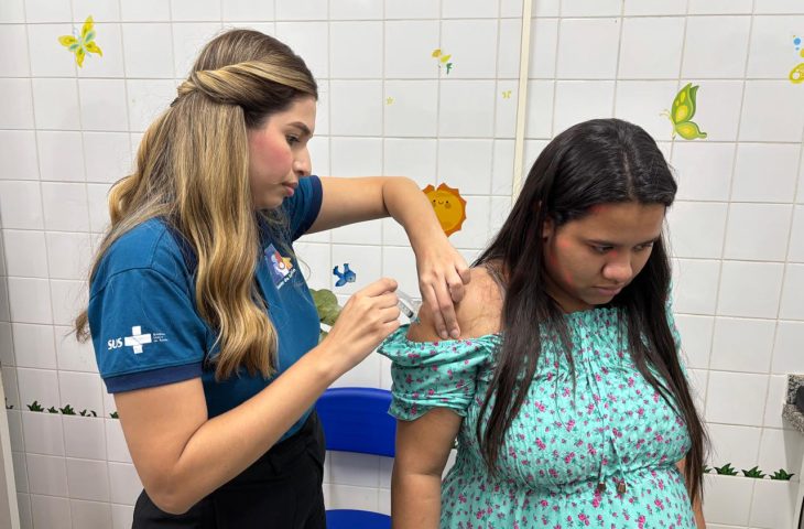 Capital inicia vacinação contra bronquiolite para gestantes a partir de 28 semanas