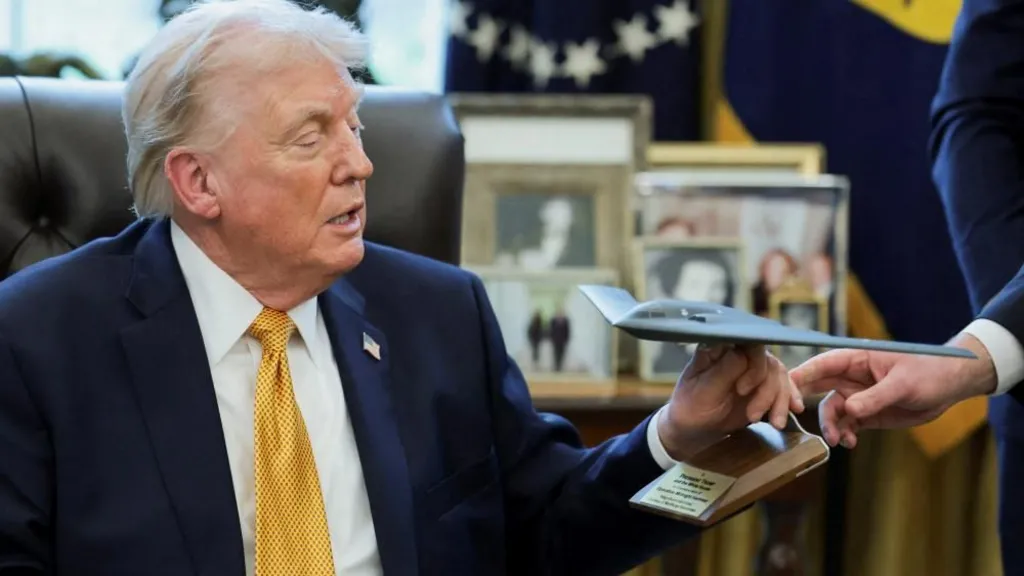 A alta nos preços da gasolina nos EUA agrava o risco político para Trump em relação ao Irã